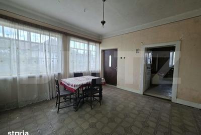 Casă cu 3 camere cu Teren 3000 Mp în Central