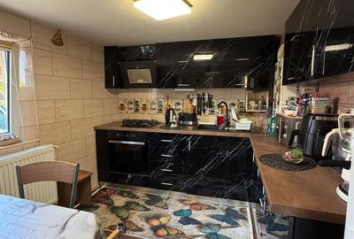Casă cu 5 camere cu Teren 754 Mp în Cățelu