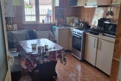 Casă cu 3 camere cu Teren 250 Mp în Central