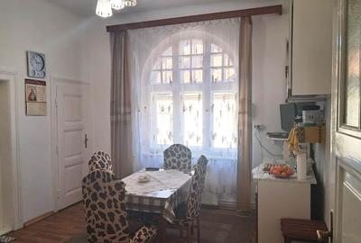 Apartament cu 4 camere decomandat în Orașul de Jos - 6