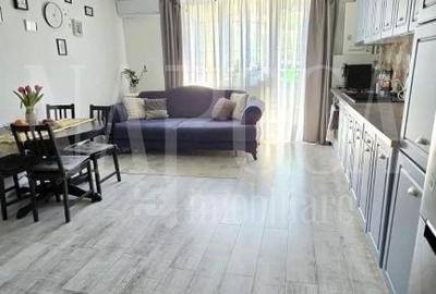Apartament cu 3 camere semidecomandat în Florești