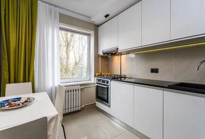 Apartament cu 2 camere decomandat în Tei