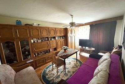 Apartament cu 3 camere, mobilat în Central
