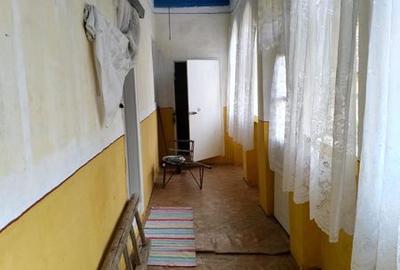 Casă cu 4 camere cu Teren 1611 Mp în Apateu - 8