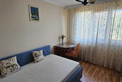Apartament cu 4 camere decomandat în Ghencea