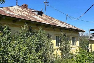 Casă cu 2 camere cu Teren 1847 Mp în Central