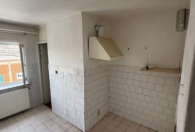 Apartament cu 2 camere semidecomandat în Rogerius - 3