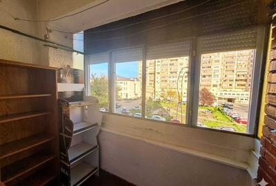 Garsonieră decomandată în Central