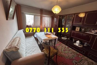 Apartament cu 3 camere decomandat în Obor