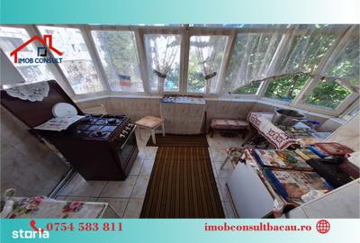 Apartament cu 3 camere decomandat în 9 Mai