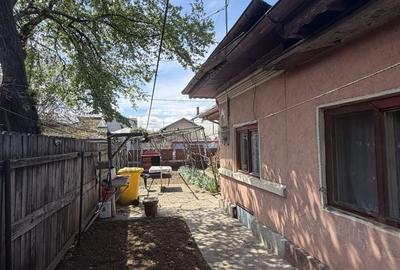 Casă cu 3 camere în Central