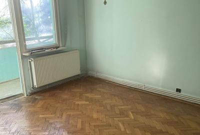 Apartament cu 4 camere decomandat în 1 Mai - 1