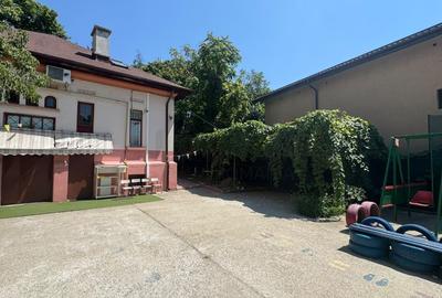 Casă individuală cu 9 camere cu Canalizare în Timpuri Noi