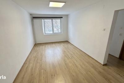 Apartament cu 4 camere decomandat în Crângași - 1