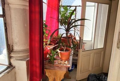 Apartament cu 4 camere semidecomandat în Iancului