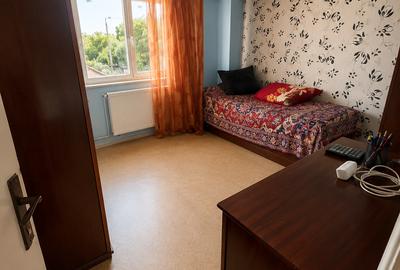 Apartament cu 3 camere semidecomandat în Far - 5