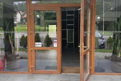 Casă cu 5 camere cu Teren 663 Mp în Central - 1