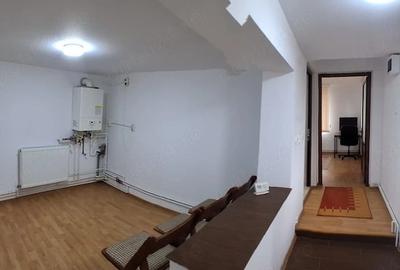 Casă cu 1 camere cu Teren 910 Mp în Central