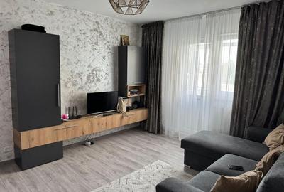 Apartament cu 2 camere semidecomandat, mobilat în Tractorul