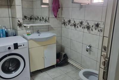 Casă cu 3 camere cu Teren 2000 Mp în Central - 1
