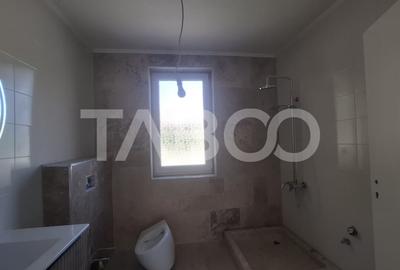 Casă individuală cu 10 camere cu Canalizare în Slimnic - 13