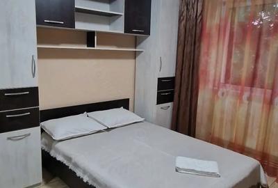 Apartament cu 2 camere decomandat în CET - 1