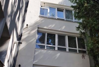 Apartament cu 4 camere decomandat, mobilat în Central