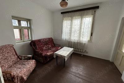 Casă cu 4 camere cu Teren 1500 Mp în Mândruloc