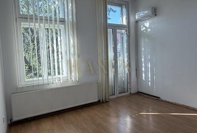 Spațiu comercial, de 48 mp, în Central