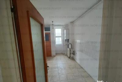 Apartament cu 3 camere decomandat în Centrul Civic