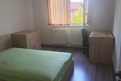 Garsonieră decomandată în Gorjului