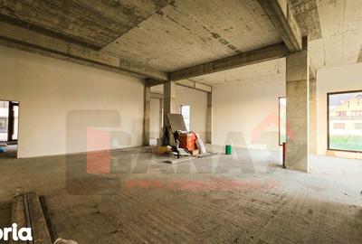 Spațiu comercial, de 262 mp, în Central - 6