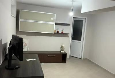 Apartament cu 3 camere decomandat în Florești