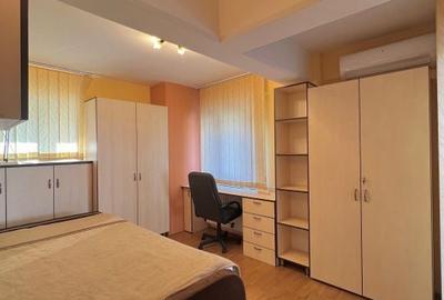 Apartament cu 4 camere în Central - 15