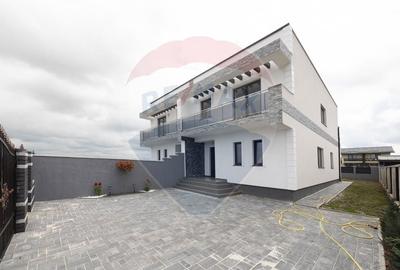 Duplex cu 4 camere cu Teren 250 Mp în Tărlungeni - 1