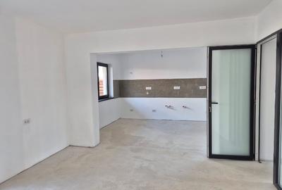 Duplex cu 5 camere cu Canalizare în Central - 10
