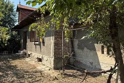 Casă cu 2 camere cu Teren 250 Mp în Valea Călugărească