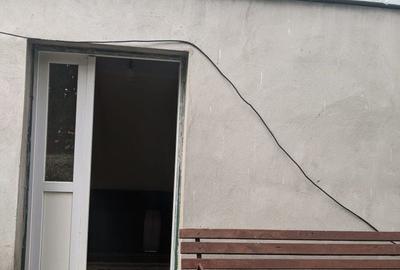 Apartament cu 2 camere semidecomandat în Micro 6