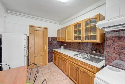 Apartament cu 3 camere decomandat, mobilat în Decebal - 8