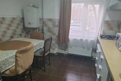 Apartament cu 3 camere decomandat în Central - 3