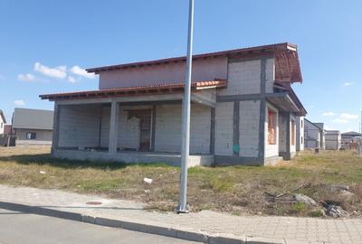 Casă cu 4 camere în Valu lui Traian