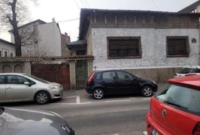 Casă cu 5 camere cu Canalizare în Coșbuc