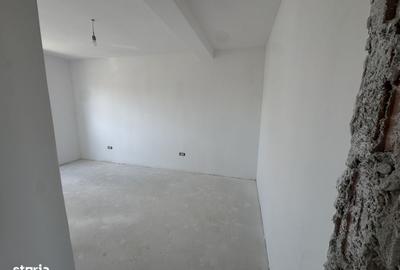 Casă cu 4 camere cu Teren 270 Mp în Central