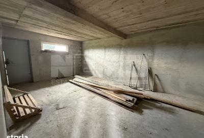 Casă cu 7 camere cu Teren 1970 Mp în Vicovu de Sus