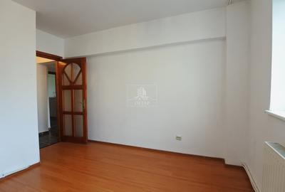 Apartament cu 3 camere decomandat în Energiei - 3