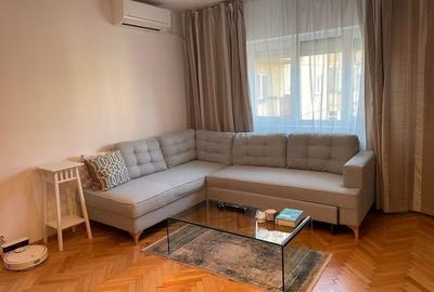 Apartament cu 3 camere decomandat, mobilat în Colentina