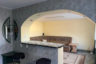Apartament cu 2 camere decomandat în Florilor - 3