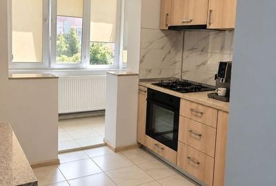 Apartament cu 3 camere decomandat, mobilat în Girocului
