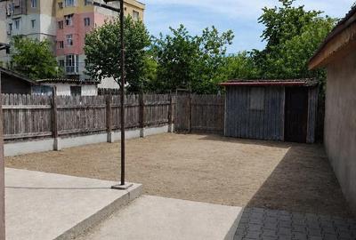 Casă cu Teren 168 Mp în Central - 1