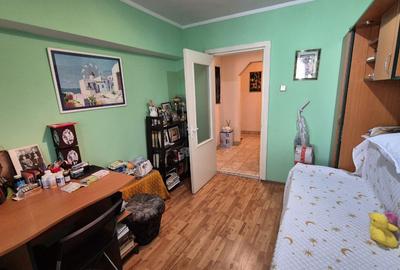 Apartament cu 4 camere decomandat în 1 Mai - 7